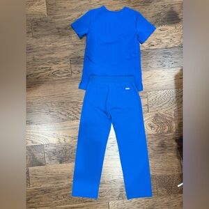 Figs blue scrub set